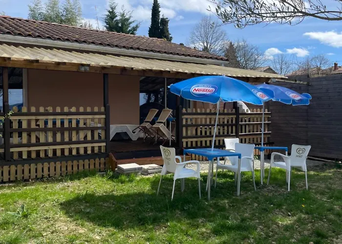 Maison Avec Vue Sur Le De Montbel