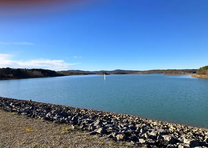 Maison Avec Vue Sur Le De Nyaraló Montbel